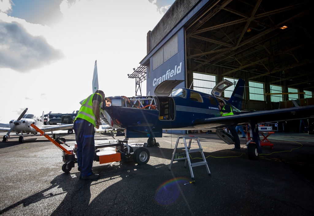 Cranfield Uni helps ZeroAvia conduct world's first hydrogenelectric